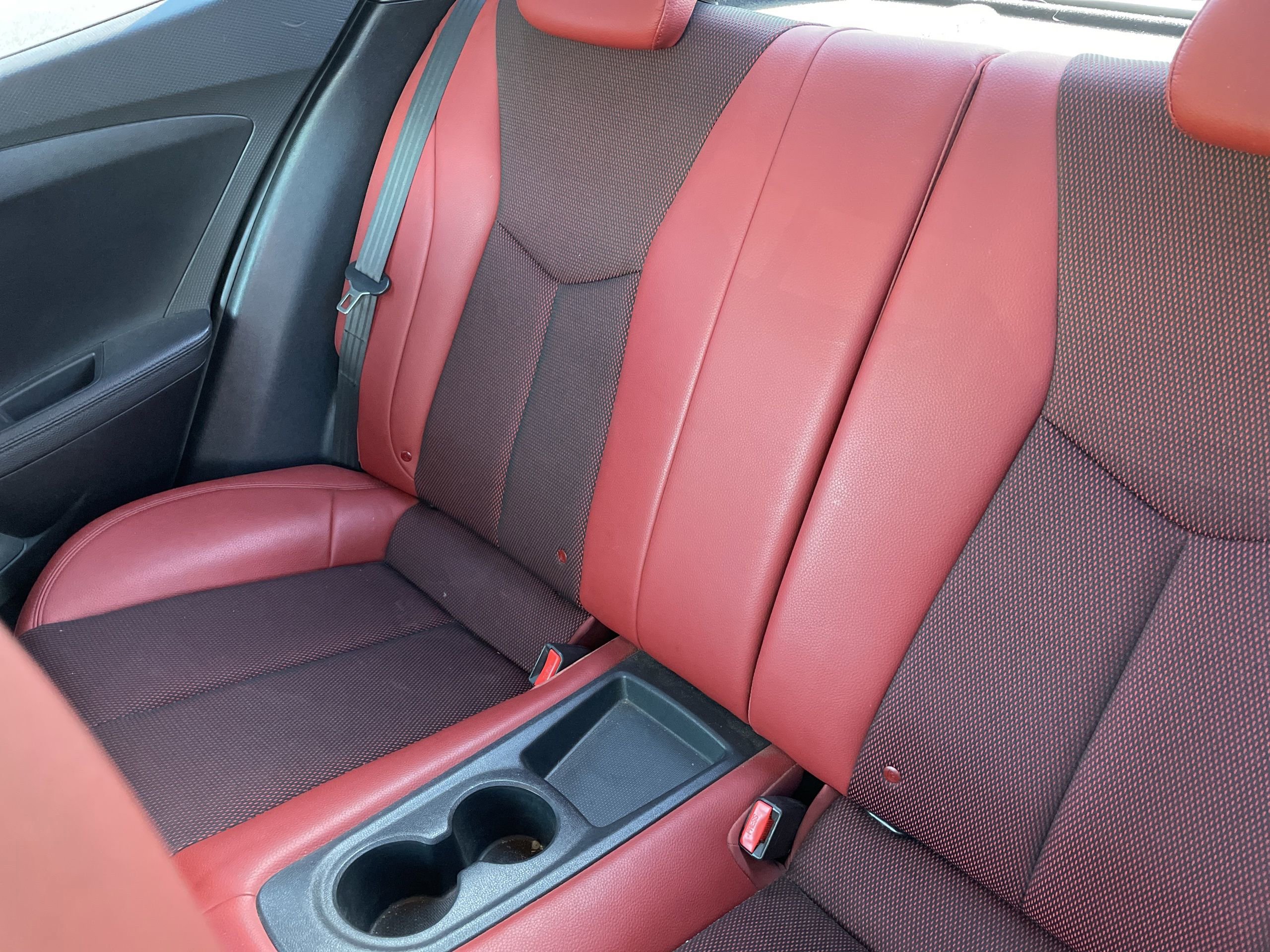 Used 2017 Hyundai Veloster Turbo R-Spec image 16