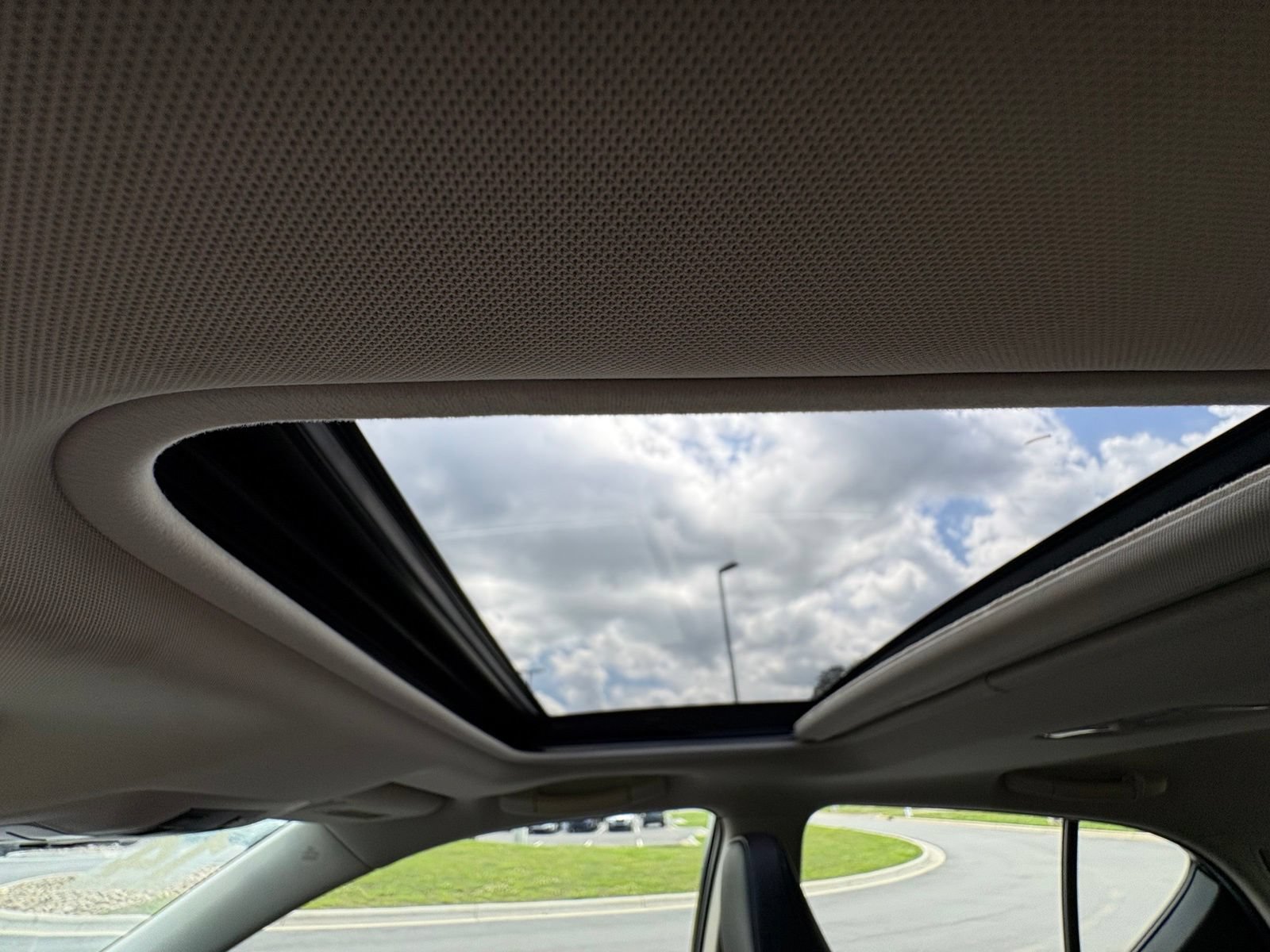 Used 2014 Lexus CT 200h FWD image 25