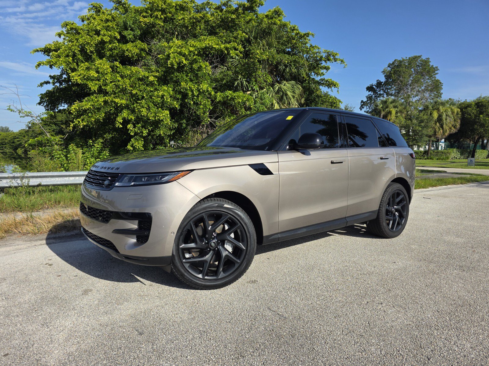 Certified 2023 Land Rover Range Rover Sport SE AWD/4WD image 1