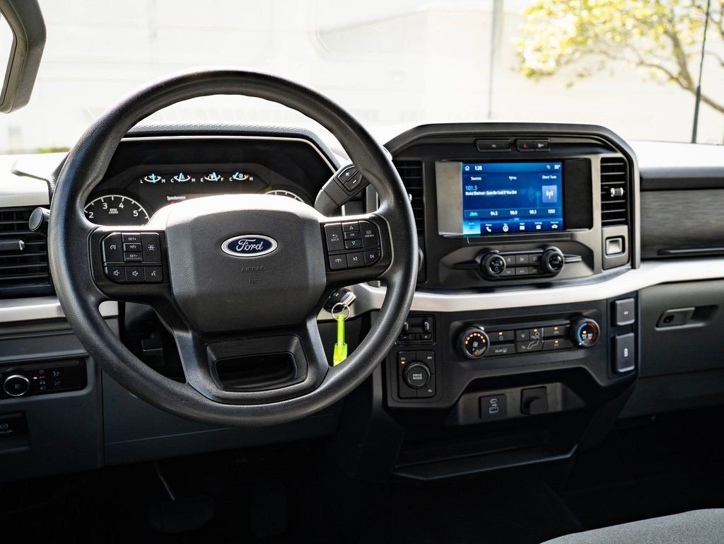 Used 2023 Ford F150 XLT w/ Trailer Tow Package AWD/4WD image 4