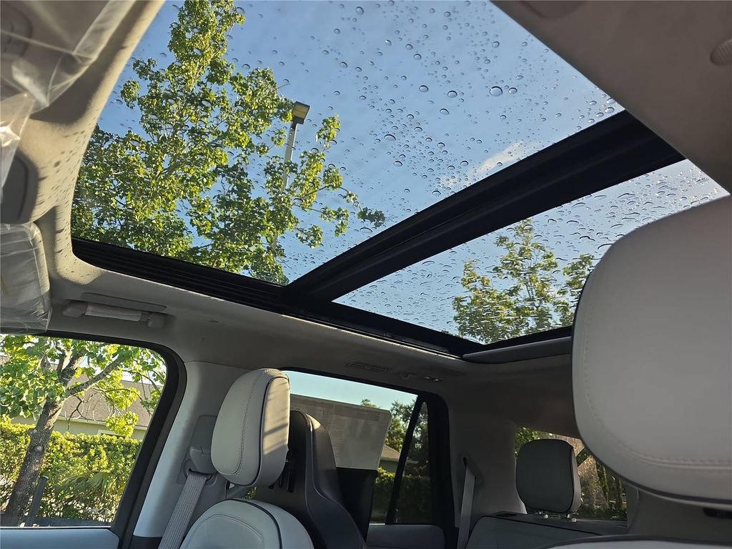 New 2027 Lincoln Navigator L Black Label AWD/4WD image 27