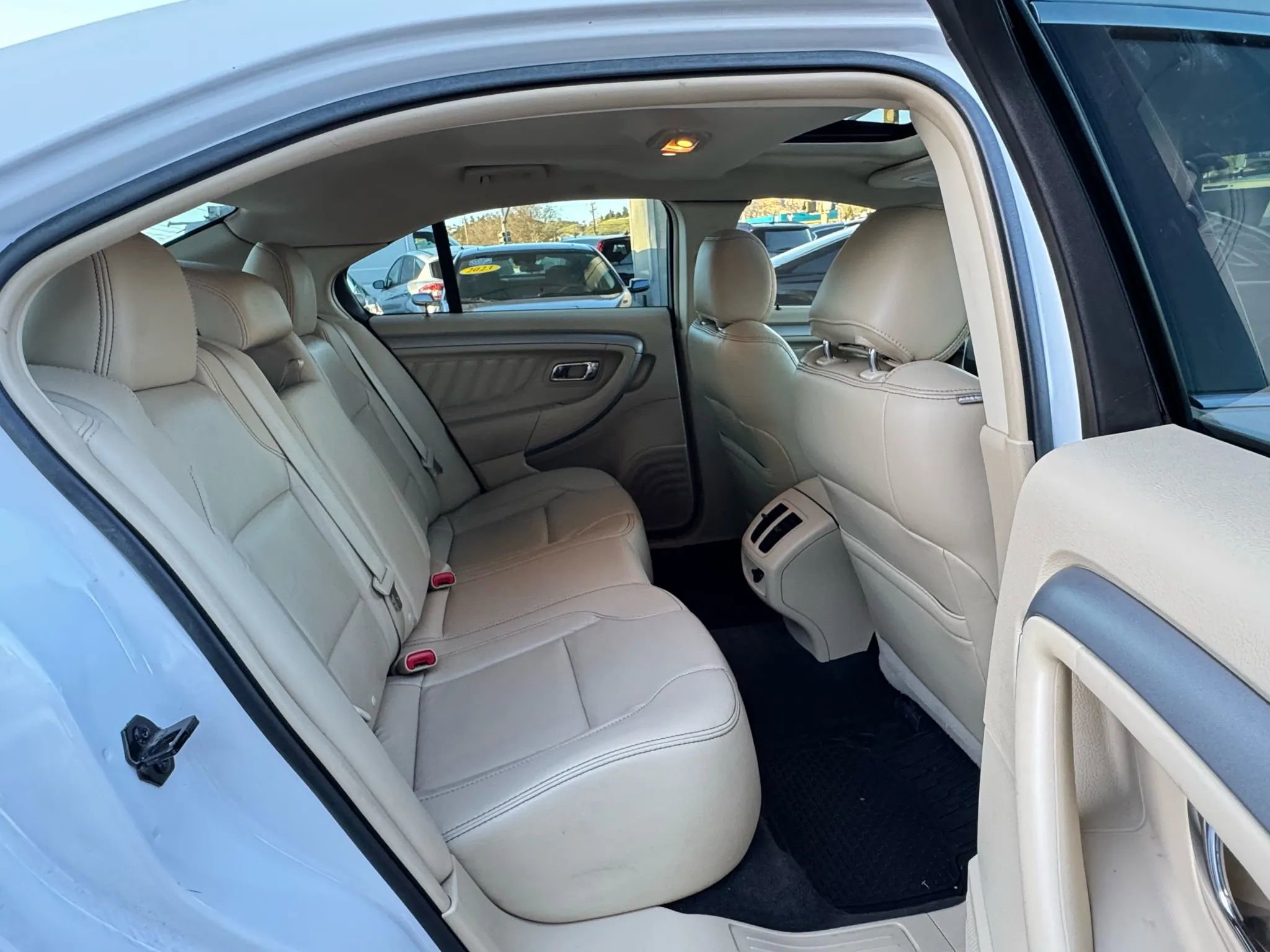 Used 2018 Ford Taurus SEL w/ Equipment Group 201A image 20