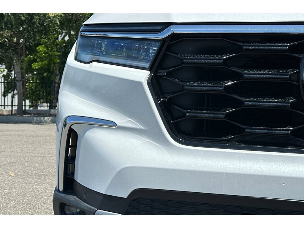 Certified 2025 Honda Pilot Touring image 50