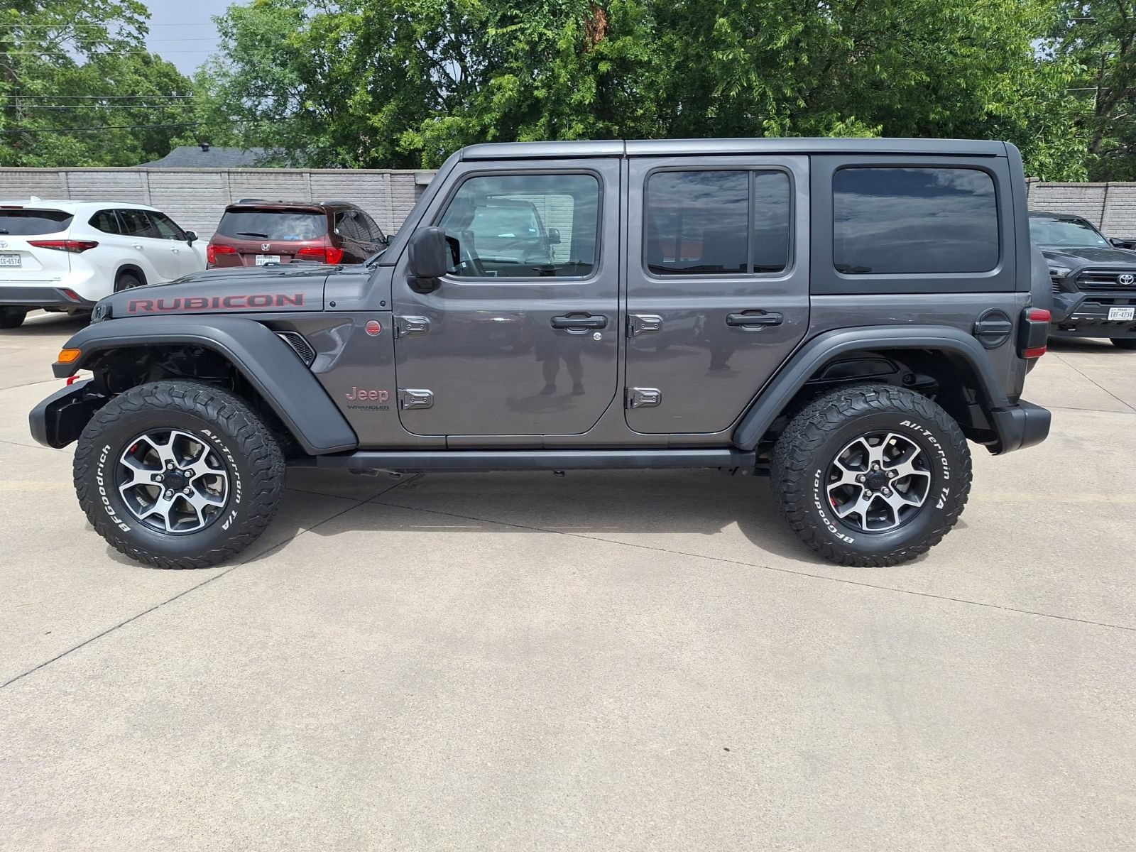 Used 2021 Jeep Wrangler Unlimited Rubicon AWD/4WD image 3