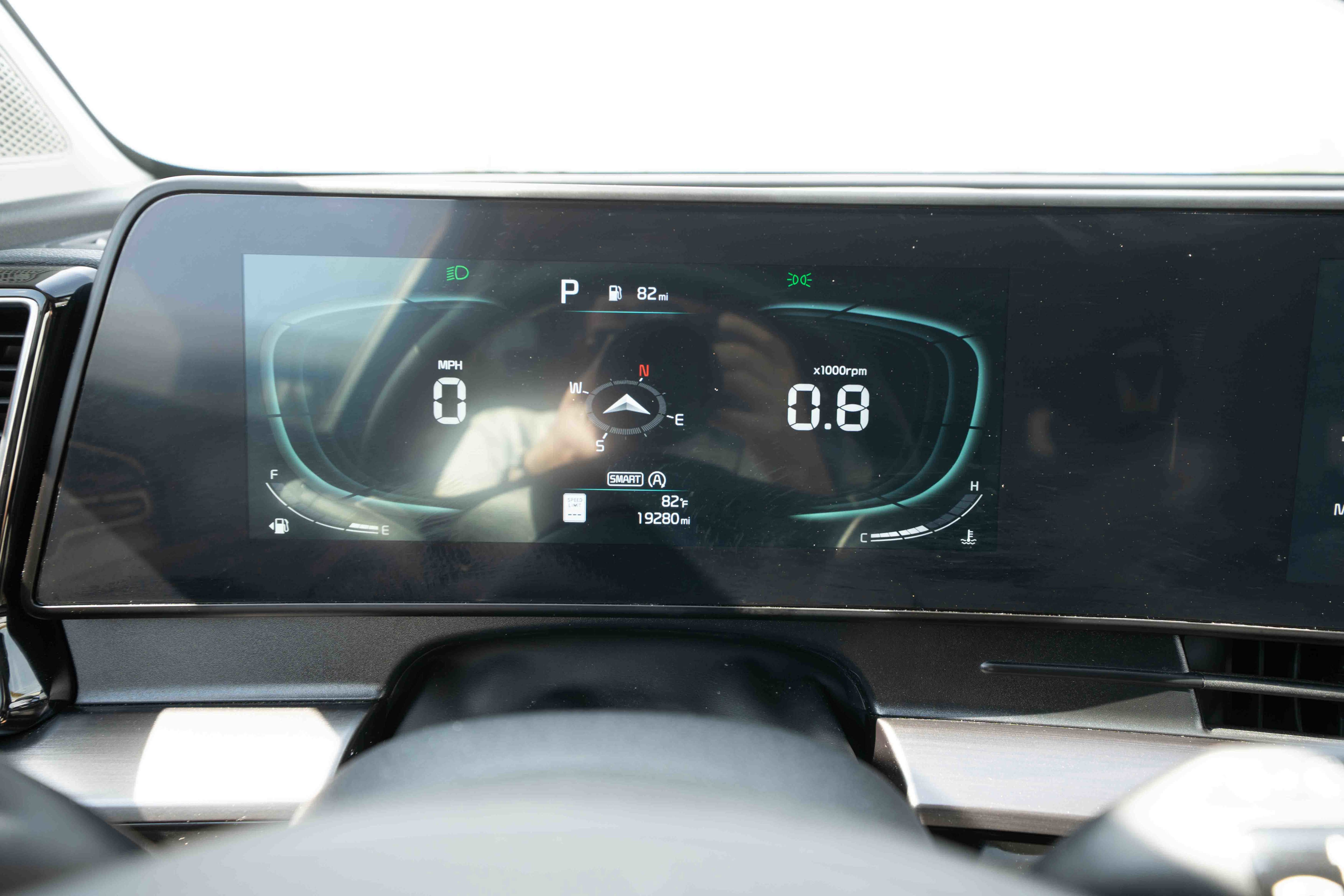 Used 2024 Kia Sportage EX AWD/4WD image 16