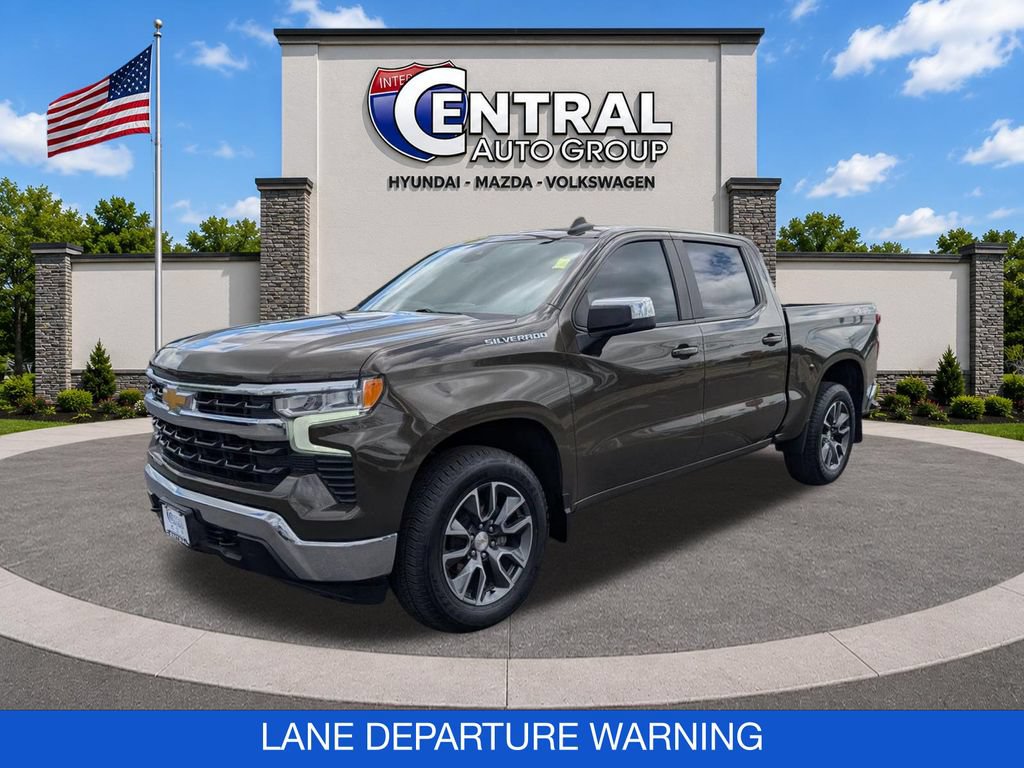 Used 2023 Chevrolet Silverado 1500 LT AWD/4WD image 3
