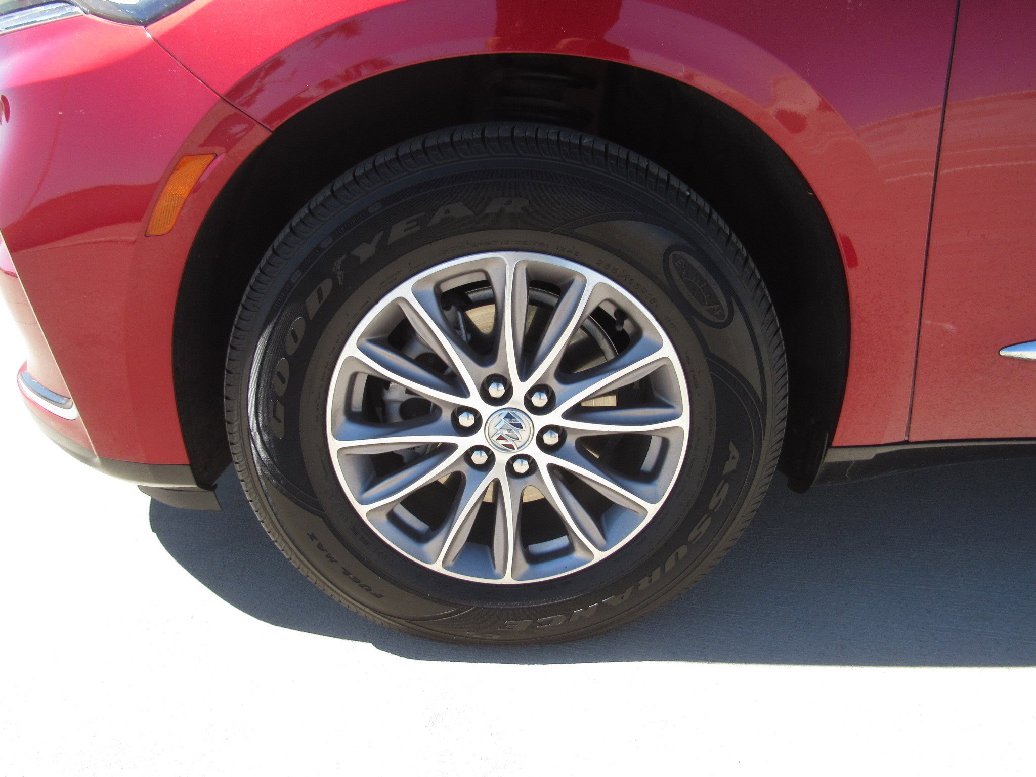 Used 2023 Buick Enclave Essence w/ Sound and Sites Package image 4