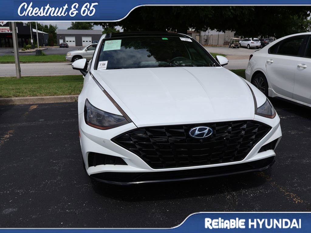 Used 2021 Hyundai Sonata Limited w/ Cargo Package FWD image 4