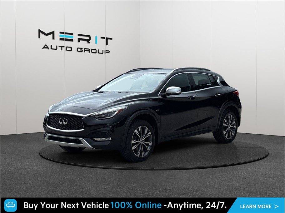 Used 2017 INFINITI QX30 Premium w/ Technology Package AWD/4WD image 4