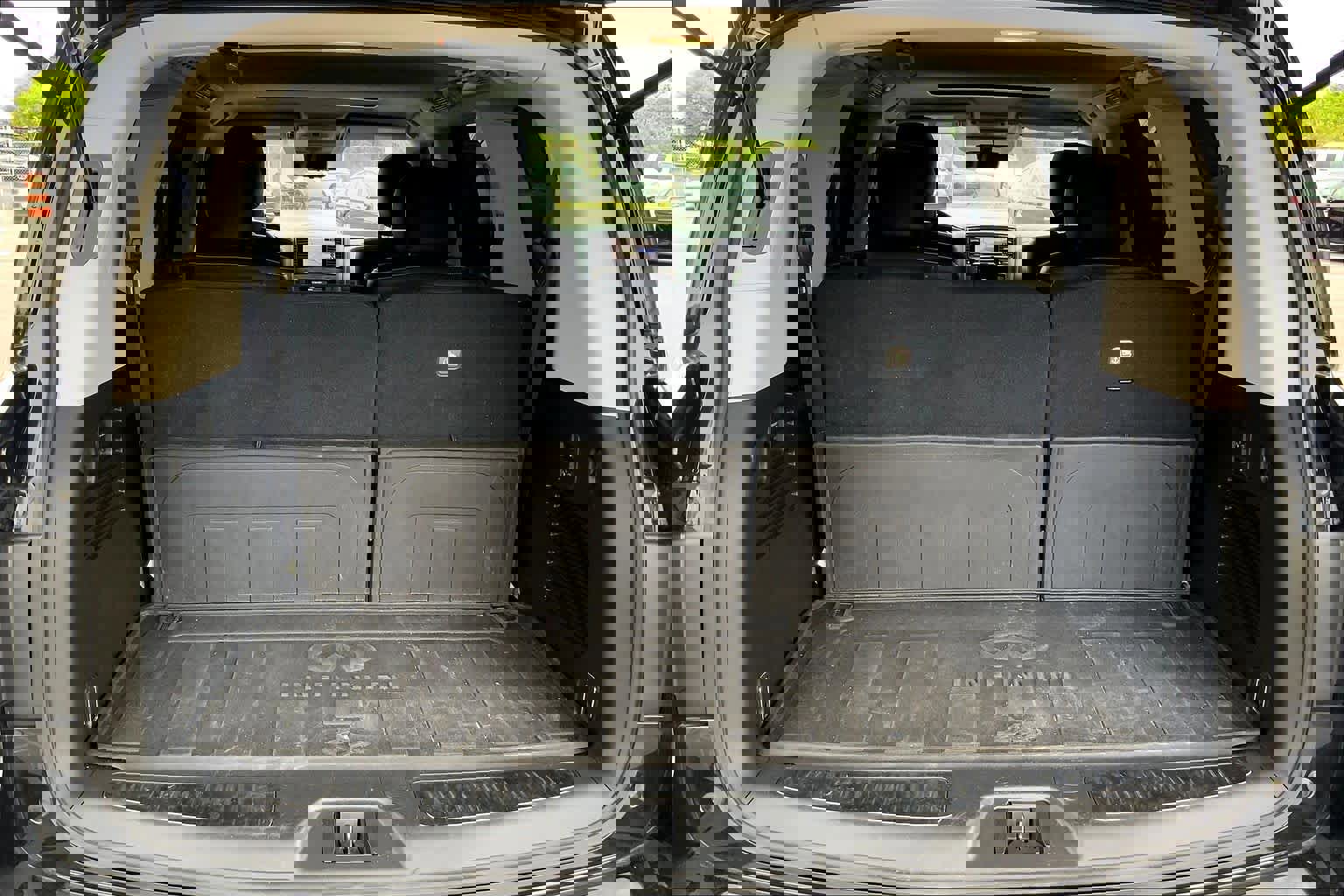 Used 2021 INFINITI QX80 Premium Select w/ All-Season Package image 31