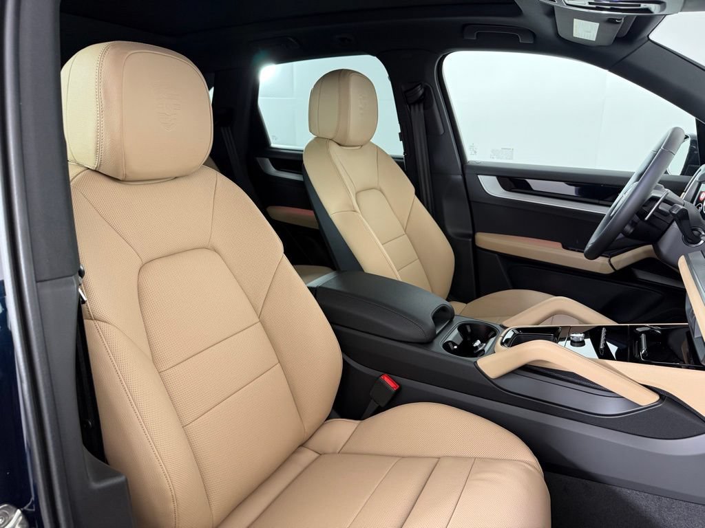 New 2026 Porsche Cayenne AWD/4WD image 16