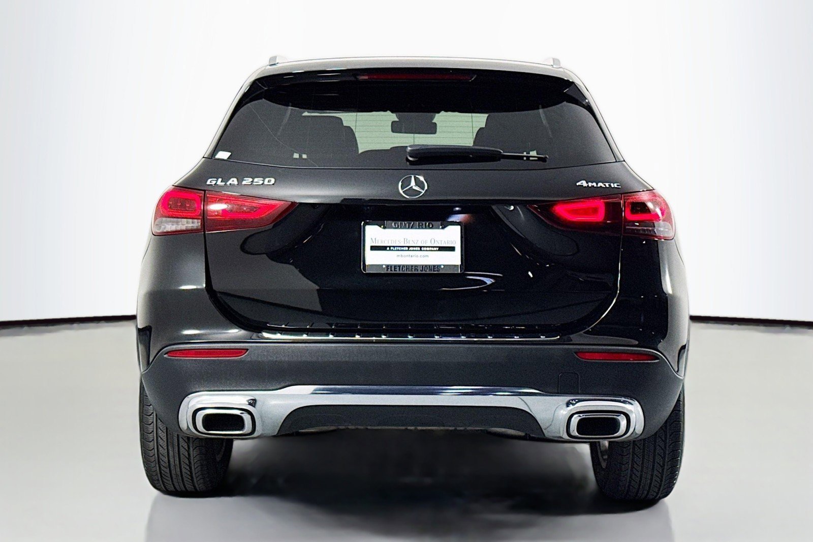 Certified 2022 Mercedes-Benz GLA 250 4MATIC w/ Premium Package image 4