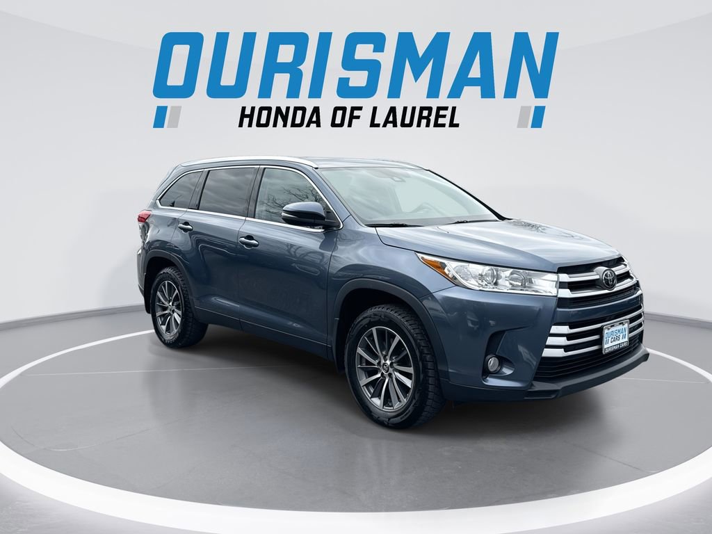 Used 2019 Toyota Highlander XLE w/ Carpet Mat Package (TMS) image 2