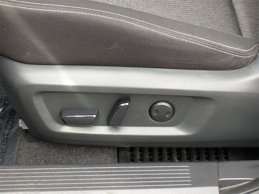 Used 2024 Nissan Rogue SV image 14