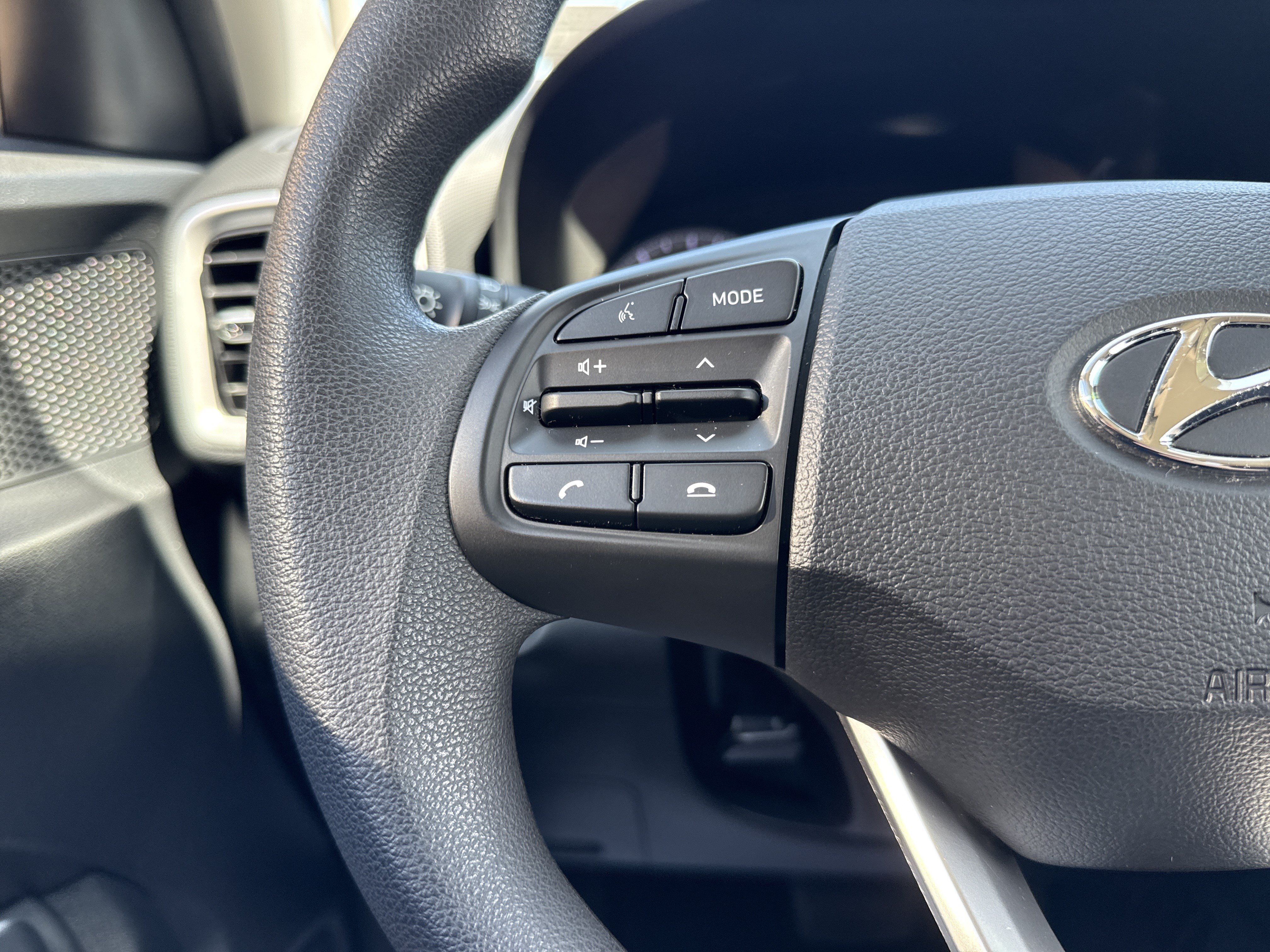 Used 2021 Hyundai Venue SE FWD image 18