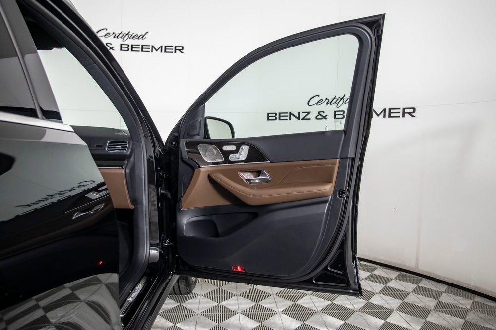 Used 2025 Mercedes-Benz GLS 450 4MATIC image 27