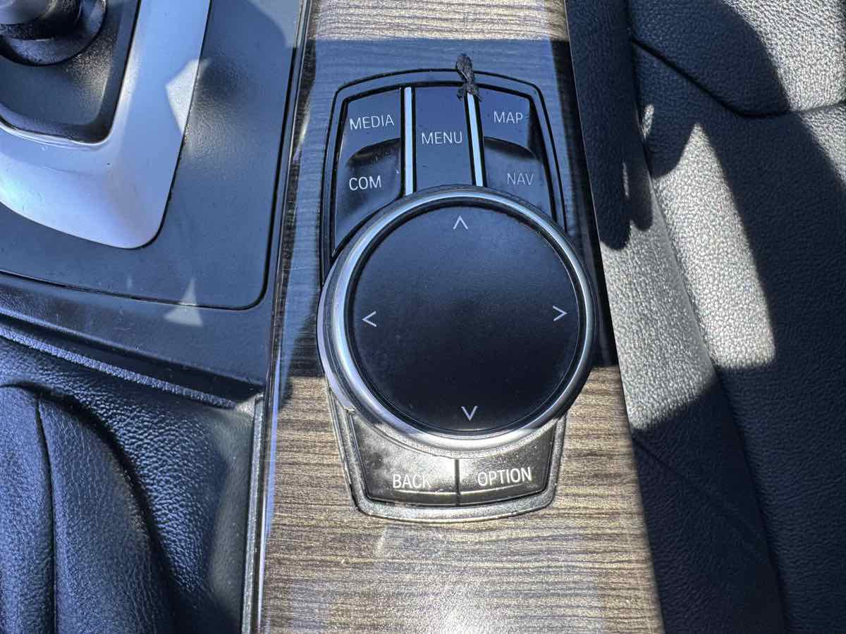 Used 2018 BMW 320i xDrive Sedan AWD/4WD image 20