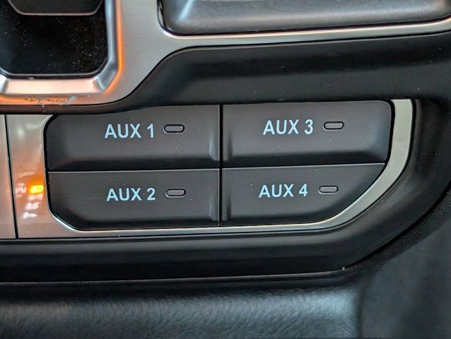 Used 2025 Jeep Gladiator Rubicon w/ Convenience Group AWD/4WD image 20