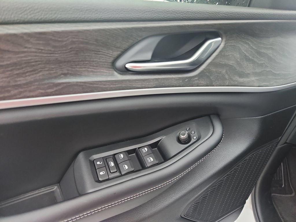 New 2026 Jeep Grand Cherokee Altitude AWD/4WD image 20