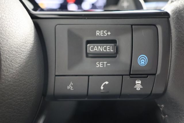 Used 2024 Nissan Rogue SL AWD/4WD image 12