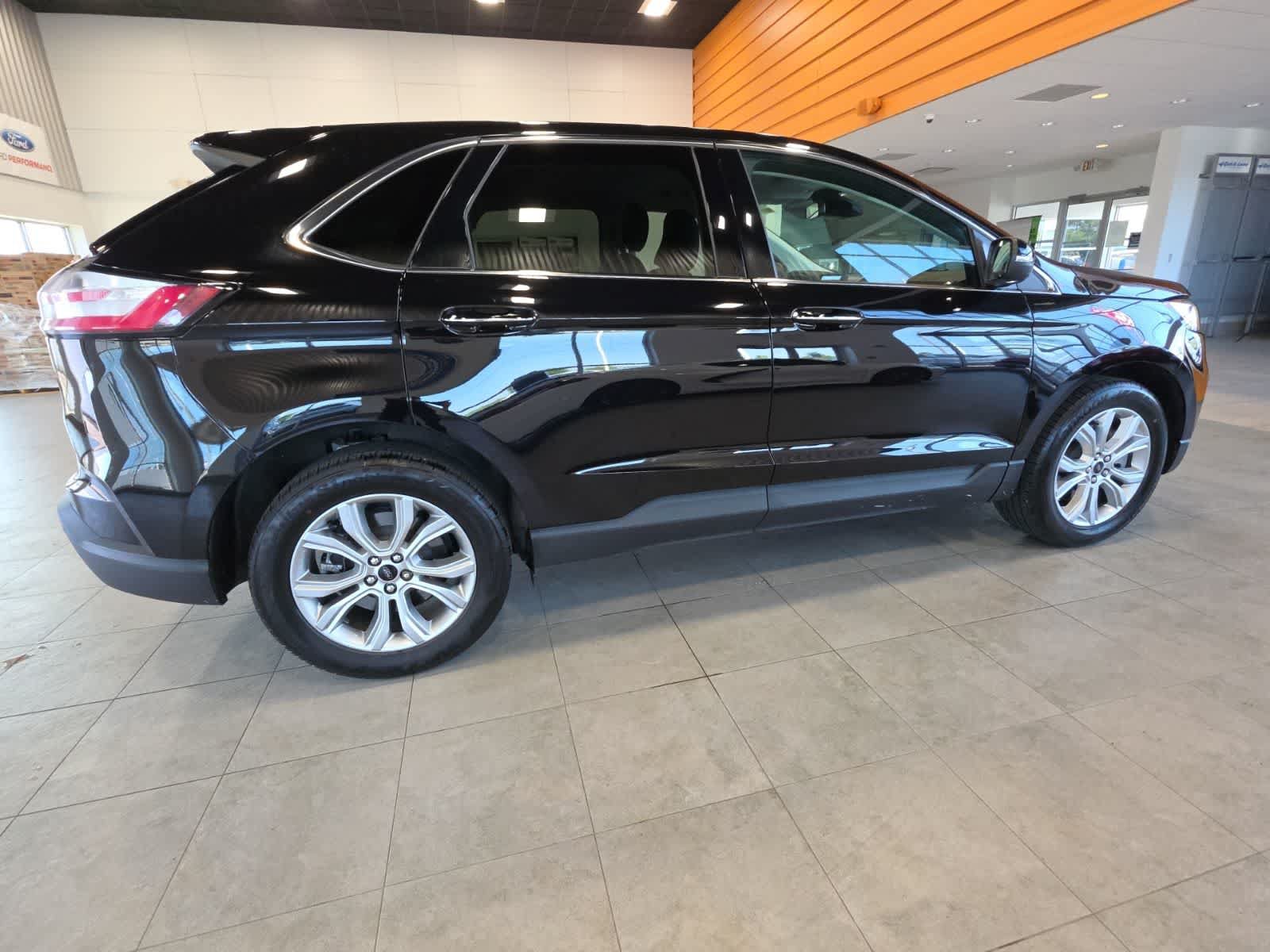 Used 2024 Ford Edge Titanium AWD/4WD image 6