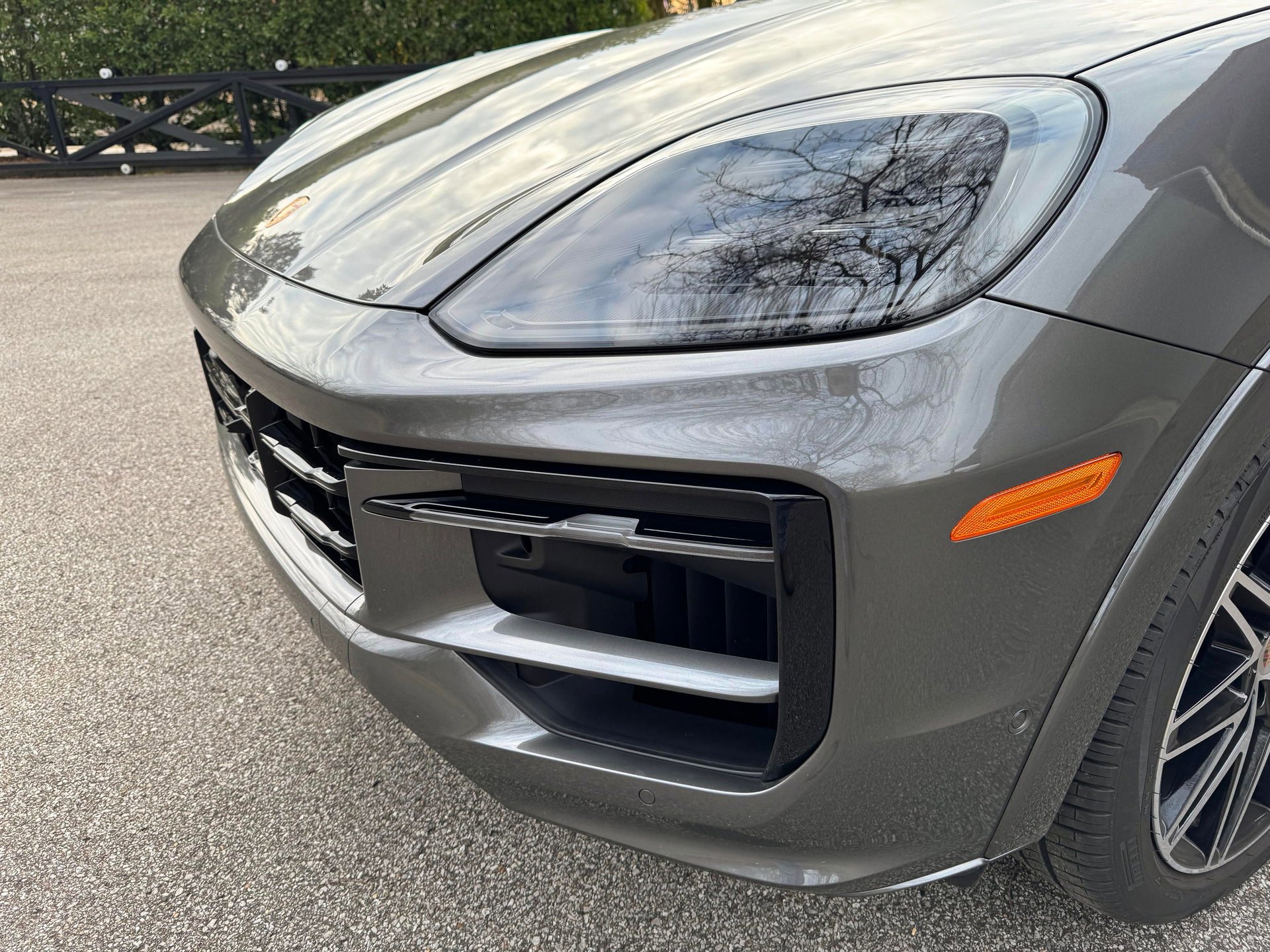 Used 2025 Porsche Cayenne GTS image 35
