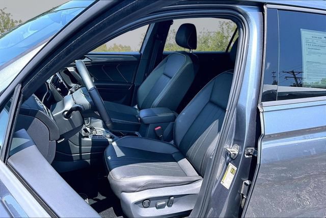 Used 2022 Volkswagen Tiguan SE R-Line AWD/4WD image 23