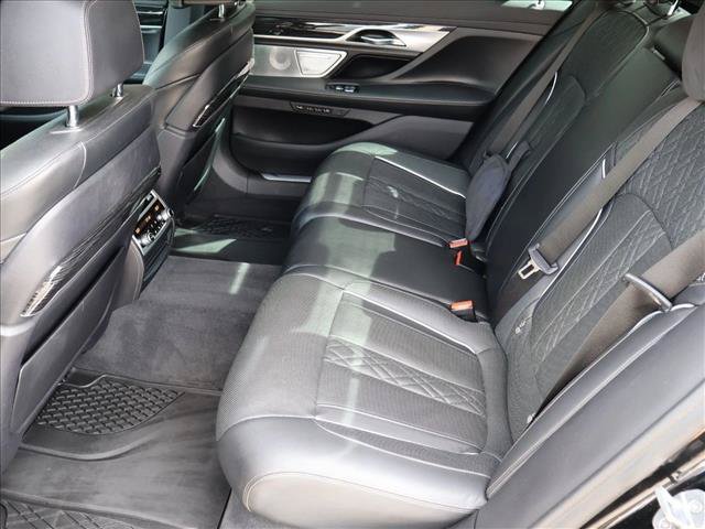 Used 2020 BMW 745e xDrive AWD/4WD image 28