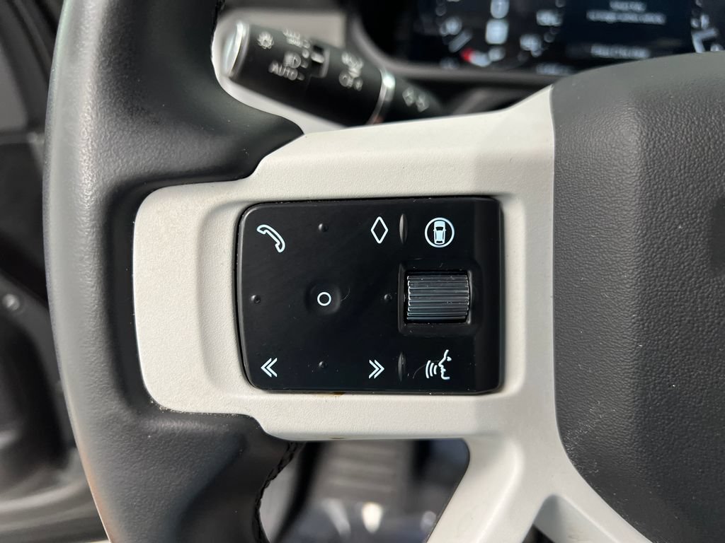 Used 2025 Land Rover Defender 110 S AWD/4WD image 55