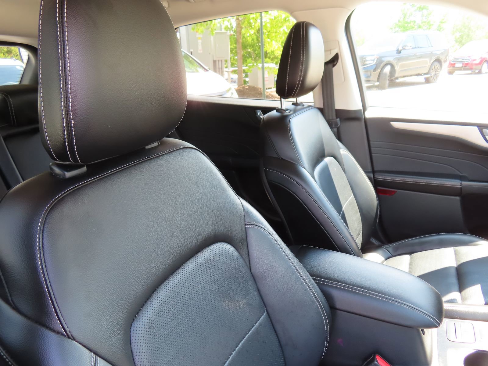 Used 2022 Ford Escape SEL FWD image 28