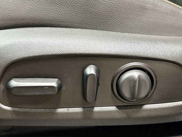 Used 2021 Chevrolet Traverse Premier image 21