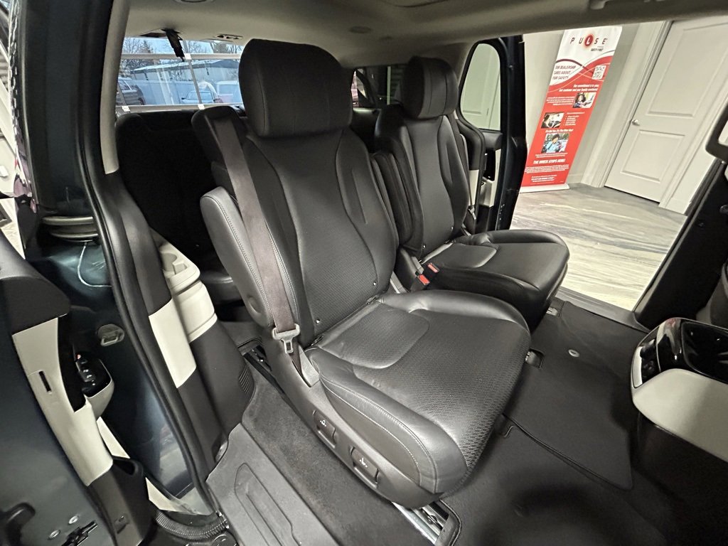 Used 2022 Kia Carnival SX Prestige image 6
