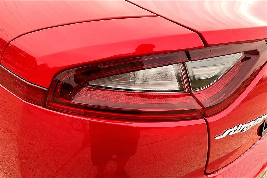 Certified 2019 Kia Stinger image 32