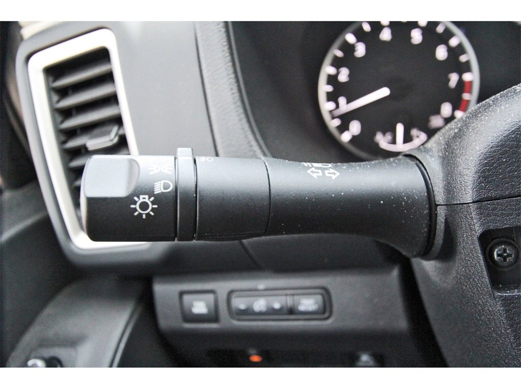 Used 2024 Nissan Frontier SV w/ SV Convenience Package image 11