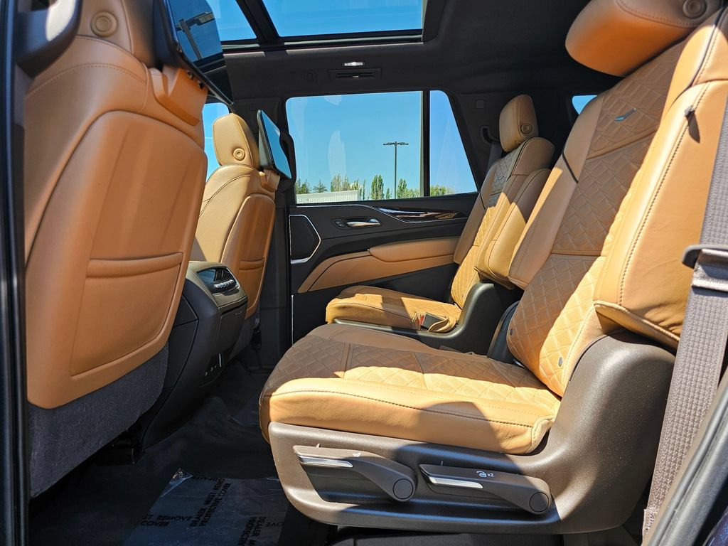 Certified 2021 Cadillac Escalade Premium Luxury AWD/4WD image 25