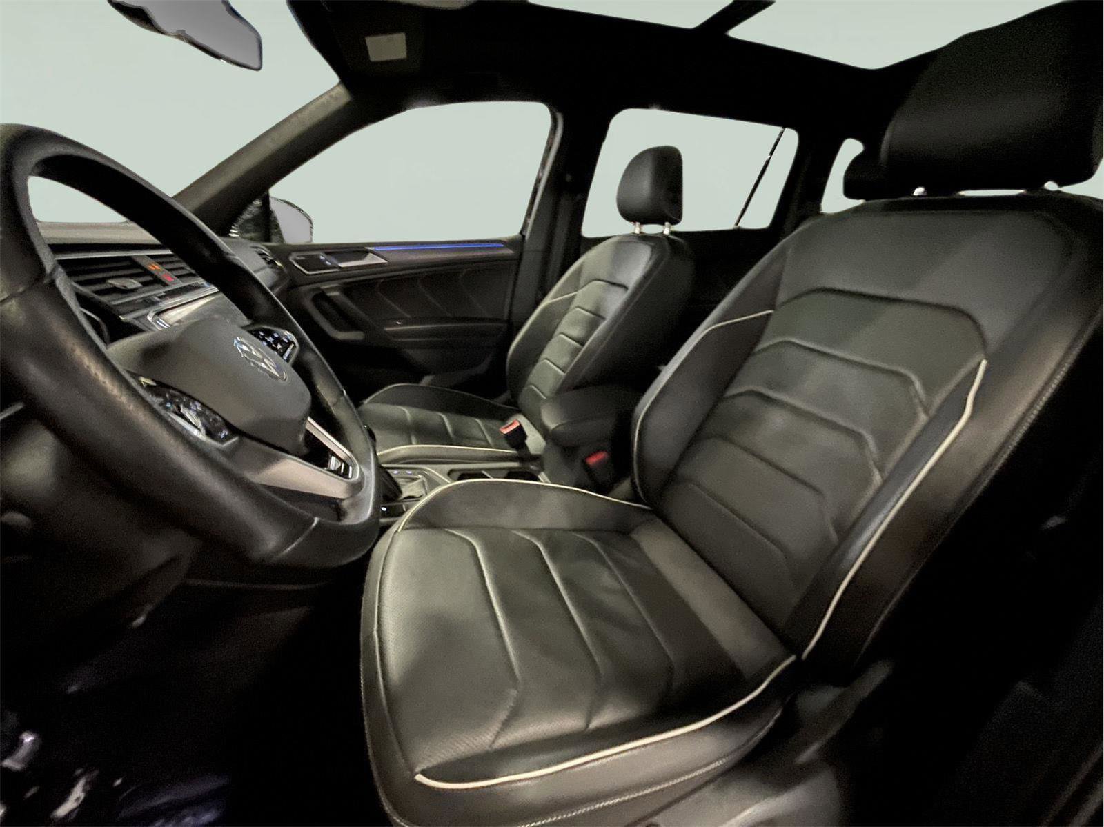 Used 2023 Volkswagen Tiguan SEL R-Line image 14