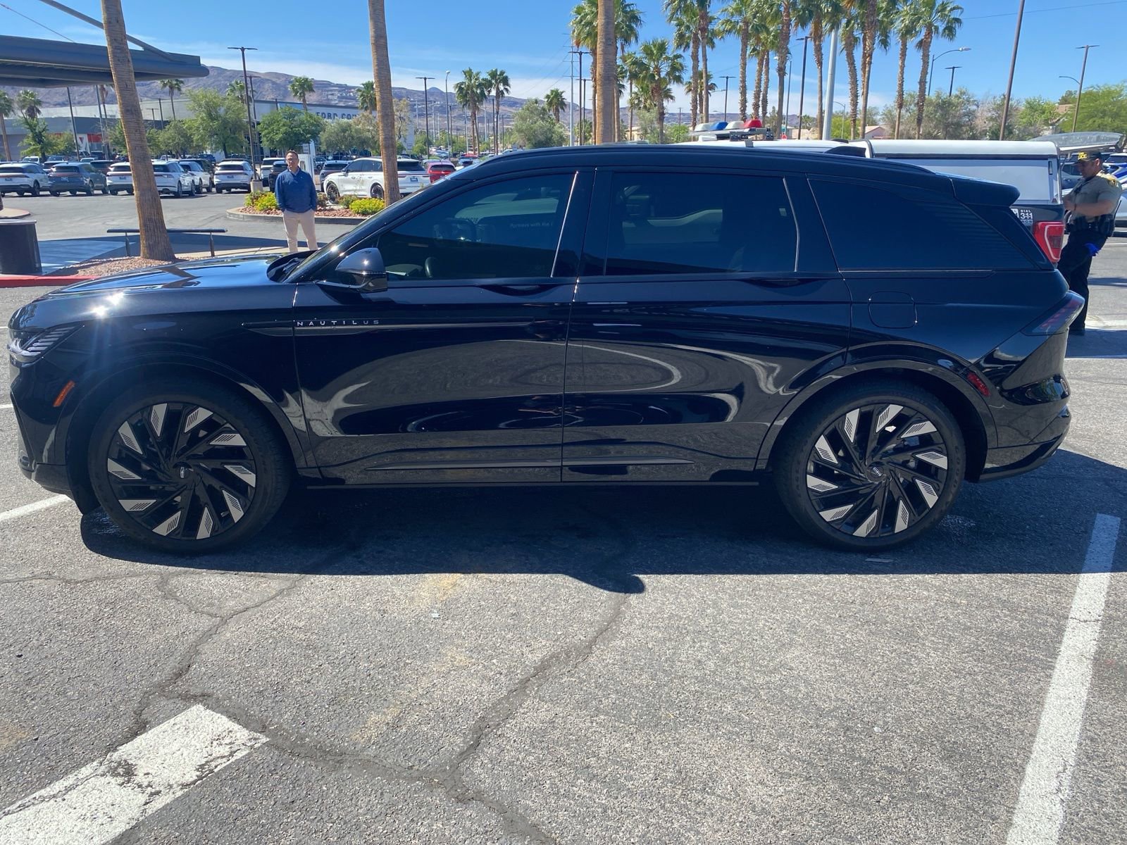 Certified 2024 Lincoln Nautilus Reserve w/ Equipment Group 203A AWD/4WD image 8
