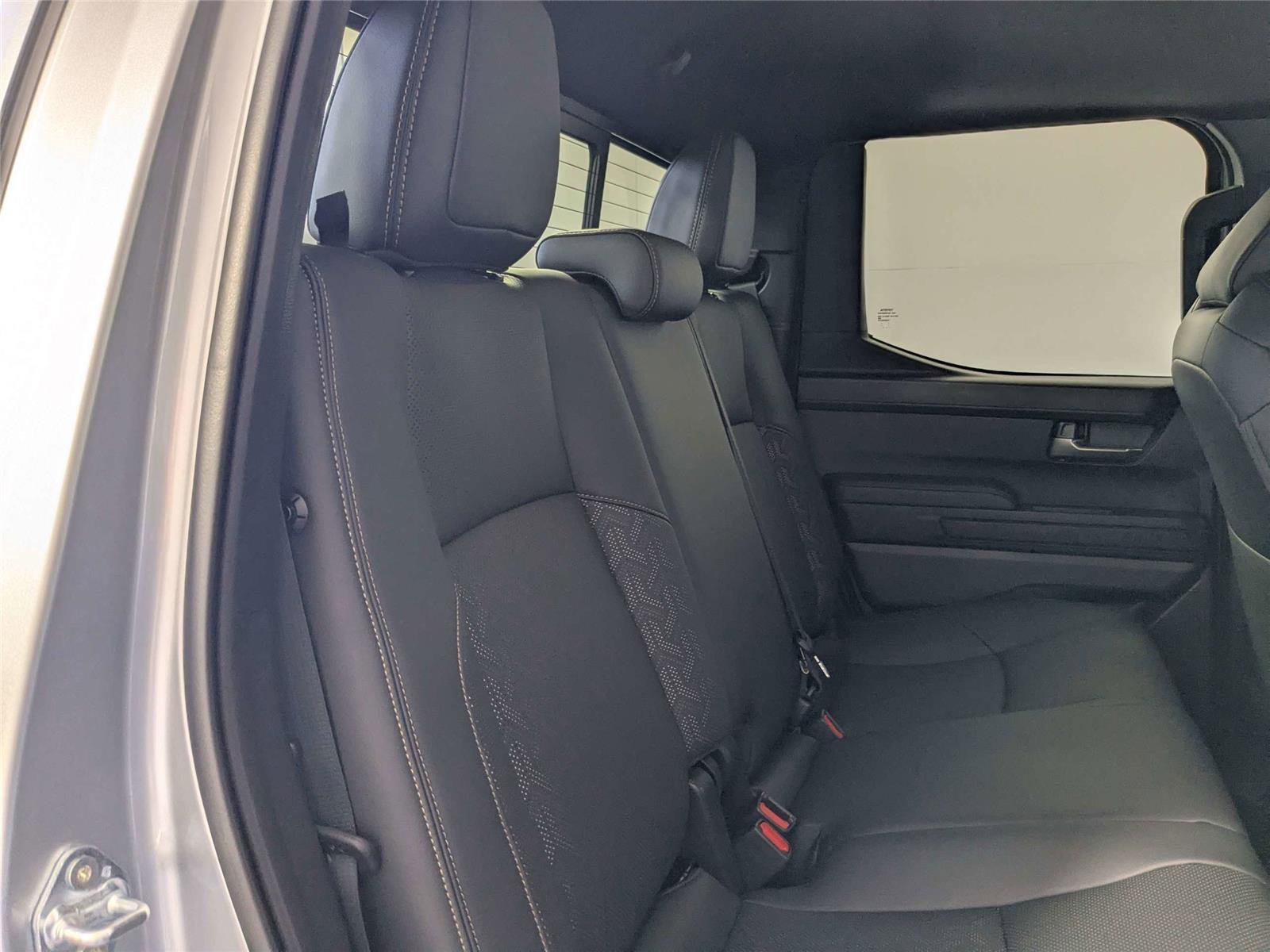 Used 2025 Toyota Tacoma Limited AWD/4WD image 27