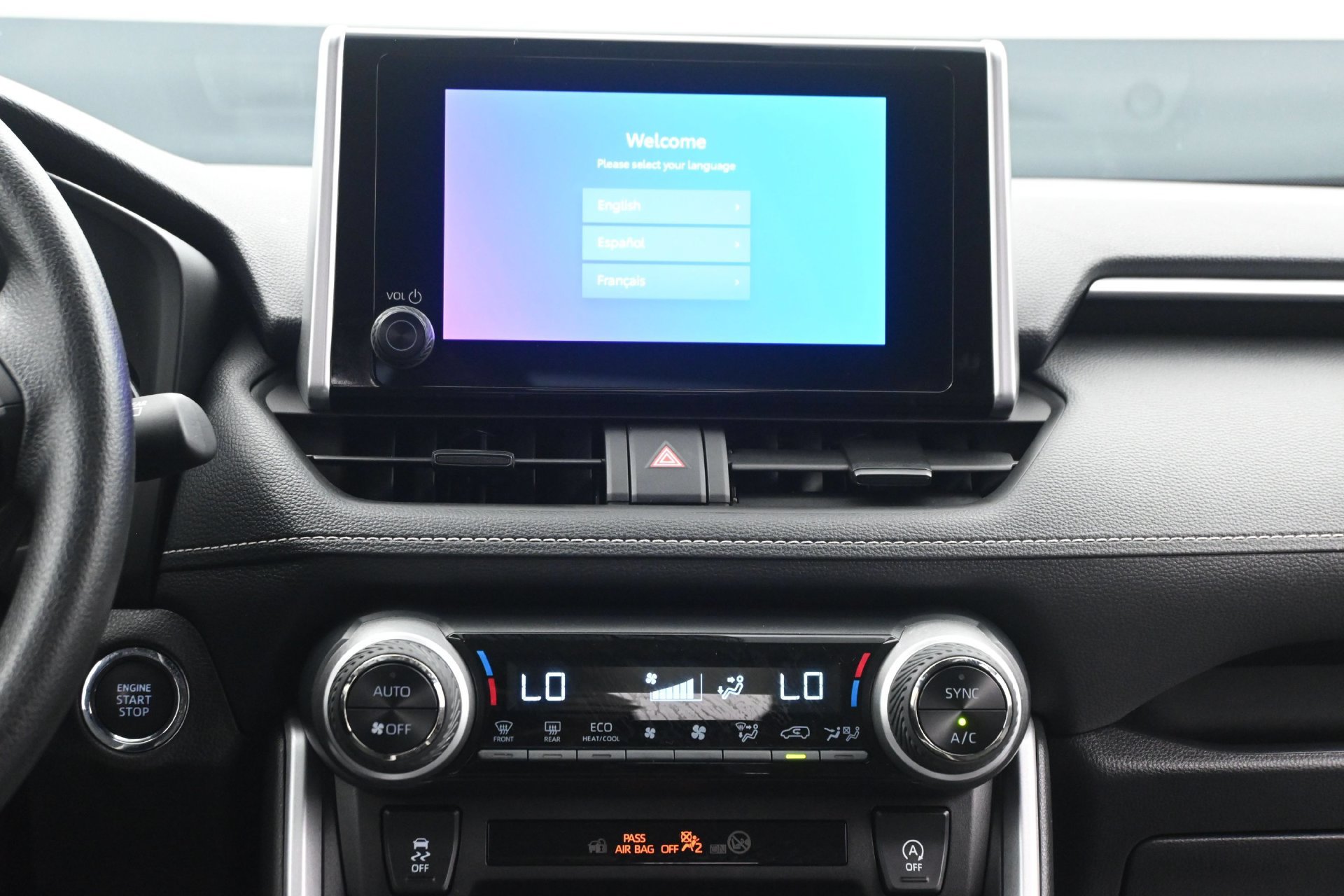 Used 2025 Toyota RAV4 XLE AWD/4WD image 19