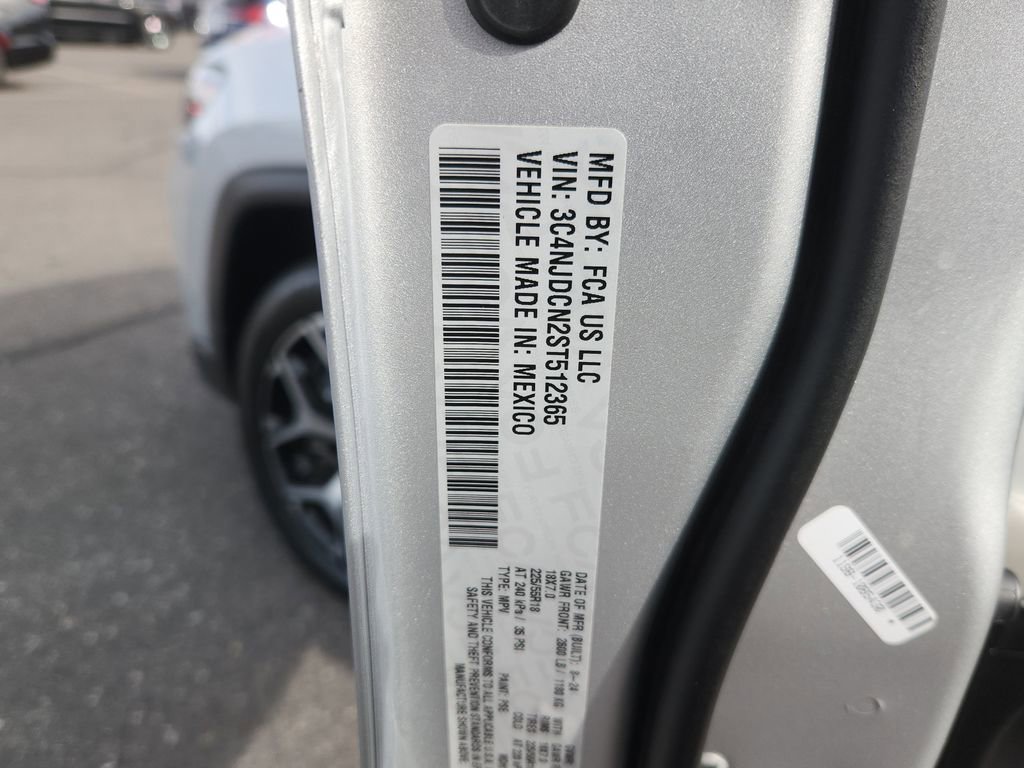 Used 2025 Jeep Compass Limited image 19