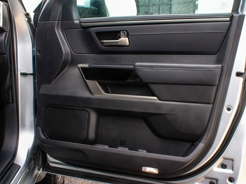 Used 2025 Toyota Tundra Limited AWD/4WD image 13