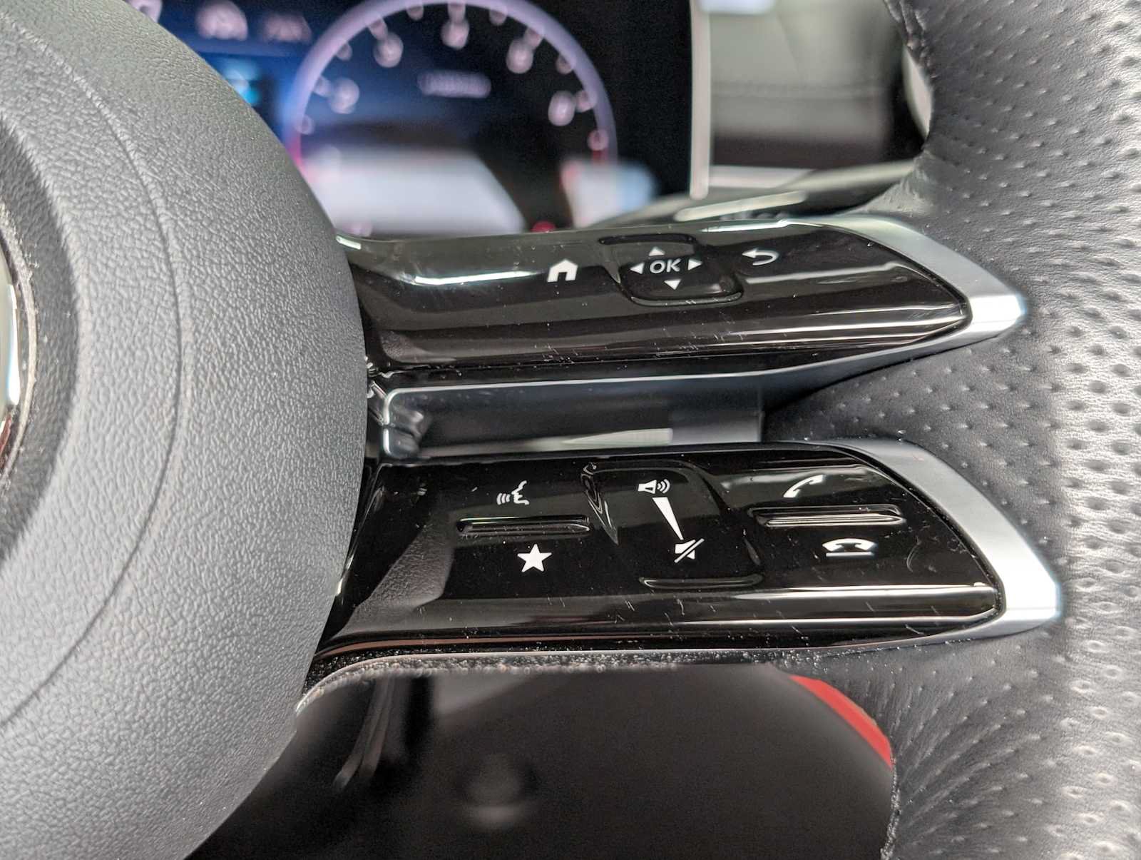 Used 2024 Mercedes-Benz CLE 300 4MATIC Cabriolet image 36