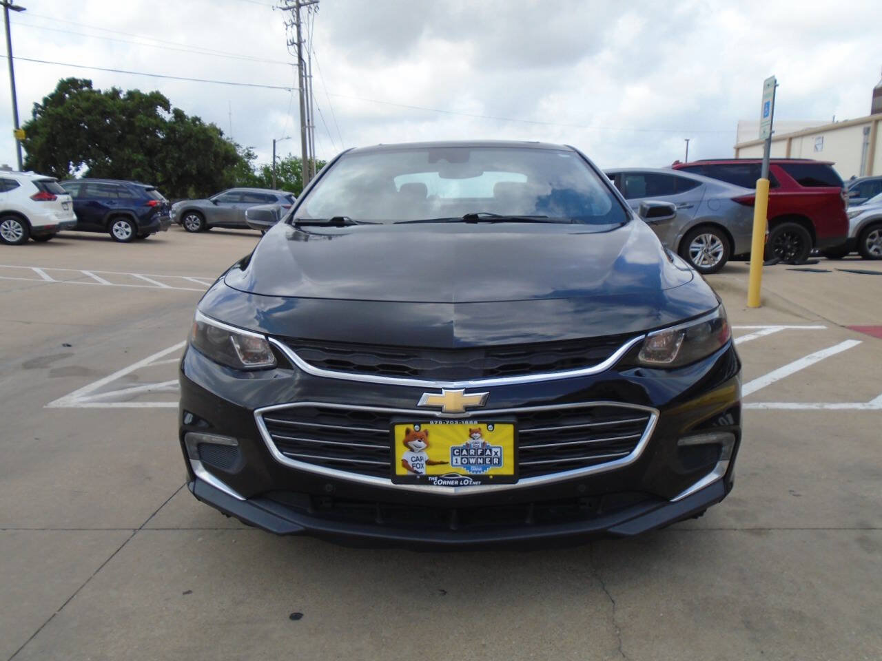 Used 2018 Chevrolet Malibu Premier w/ Premier Sun and Wheel Package FWD image 2