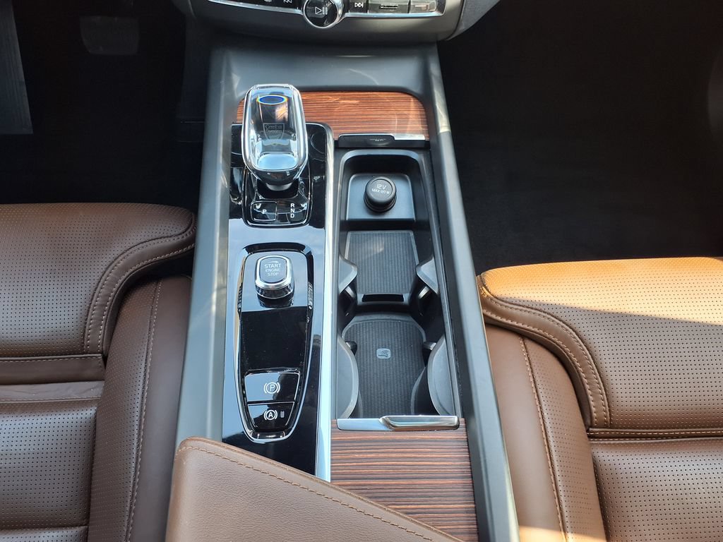 Certified 2023 Volvo XC60 B5 Ultimate AWD/4WD image 34