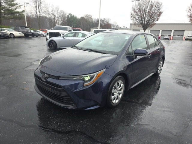 Used 2024 Toyota Corolla LE image 3