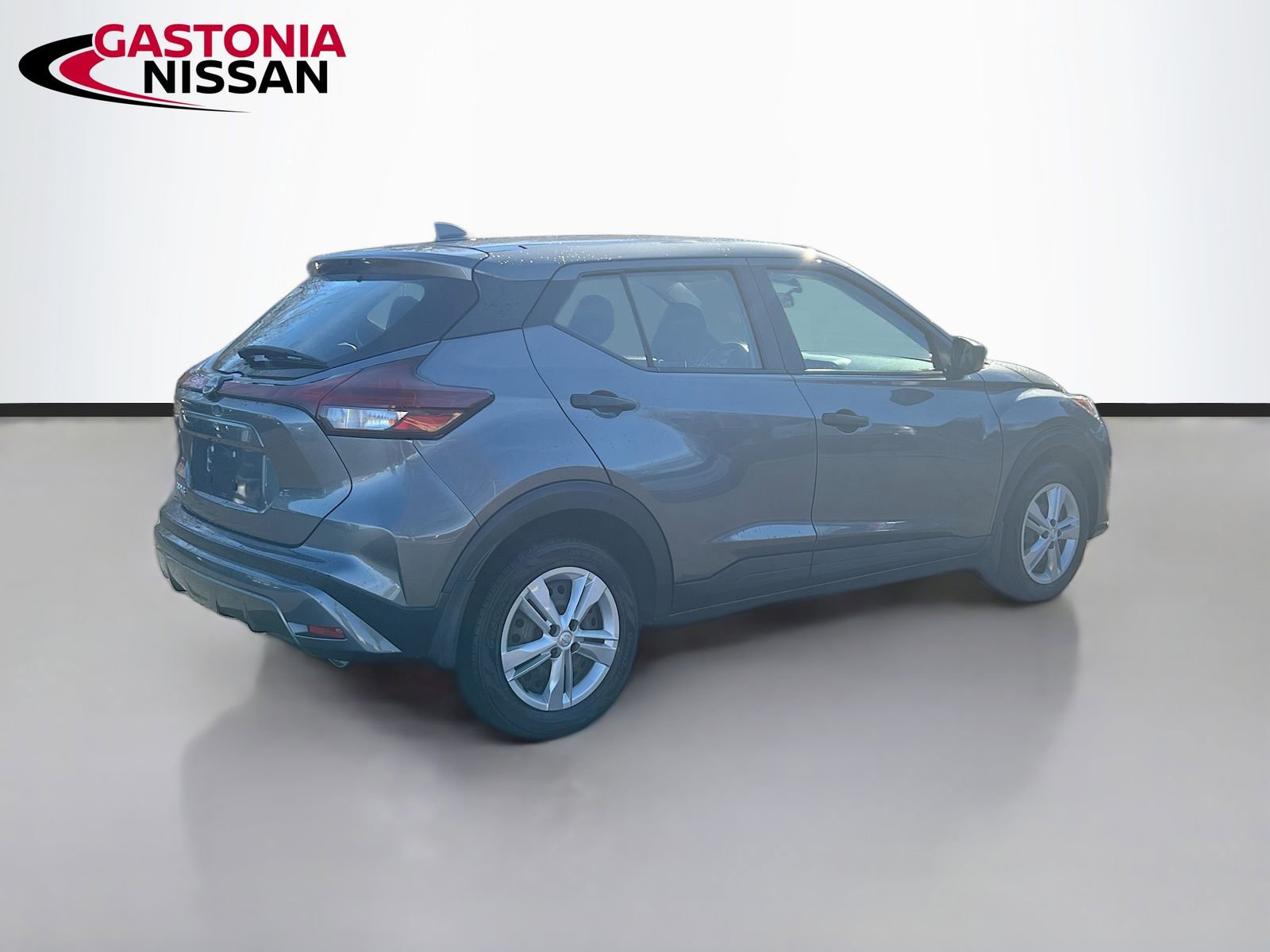 Used 2023 Nissan Kicks S image 9