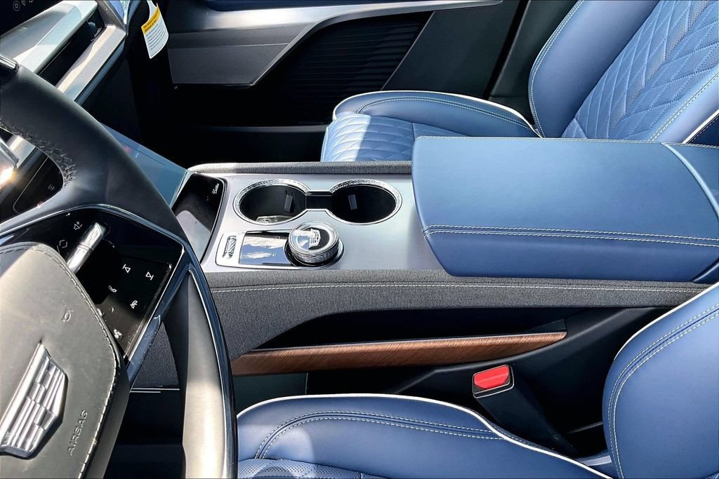 Certified 2026 Cadillac Vistiq Premium Luxury AWD/4WD image 18