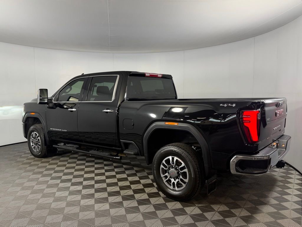 Used 2025 GMC Sierra 3500 SLT AWD/4WD image 10
