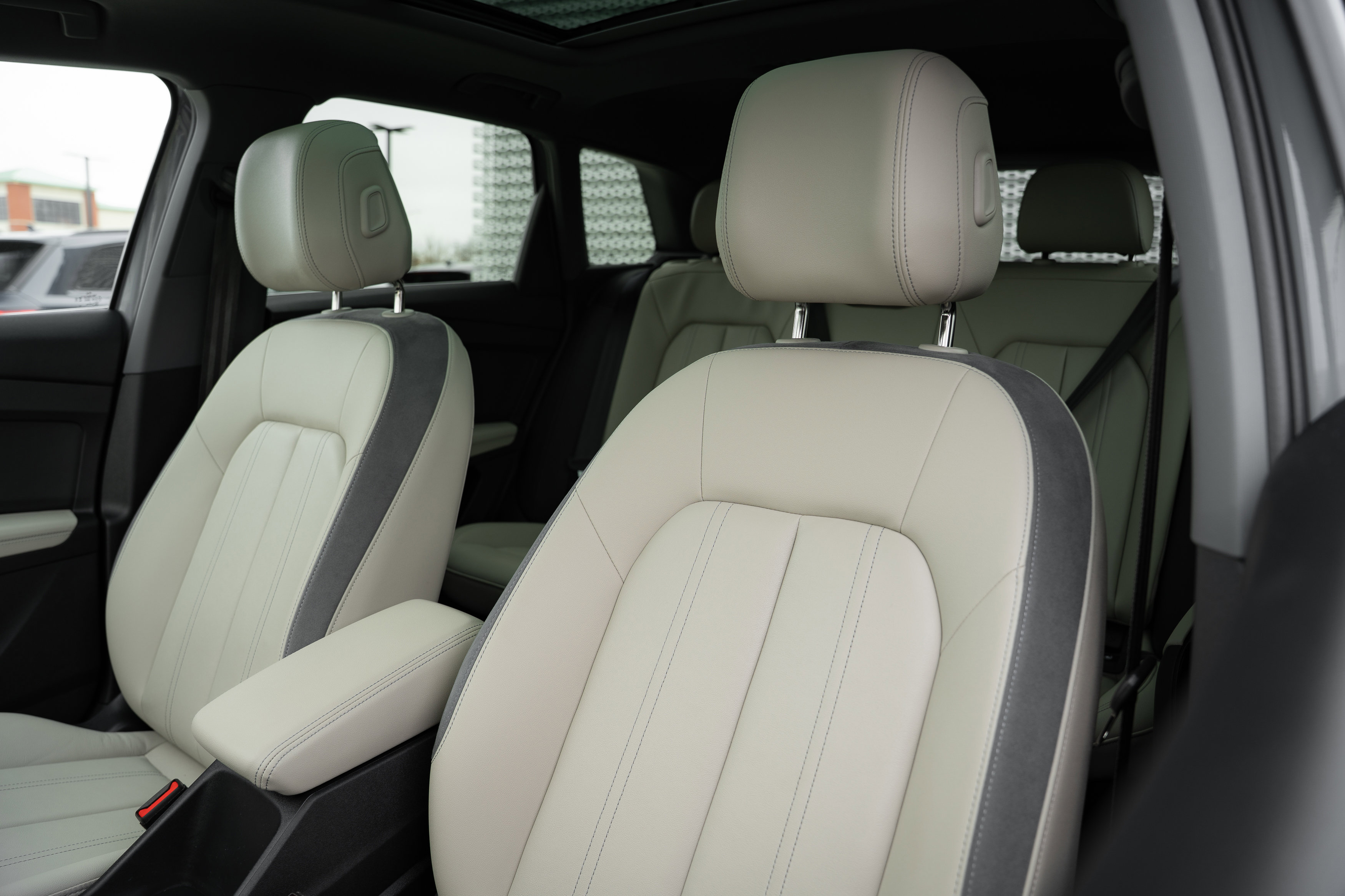 Certified 2024 Audi Q4 e-tron Prestige image 26