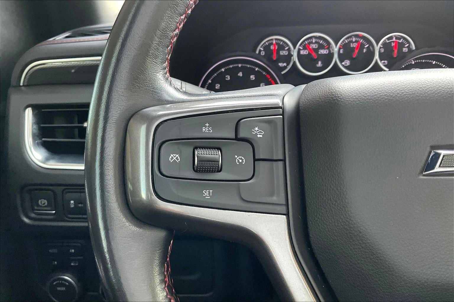 Used 2021 Chevrolet Suburban RST image 10